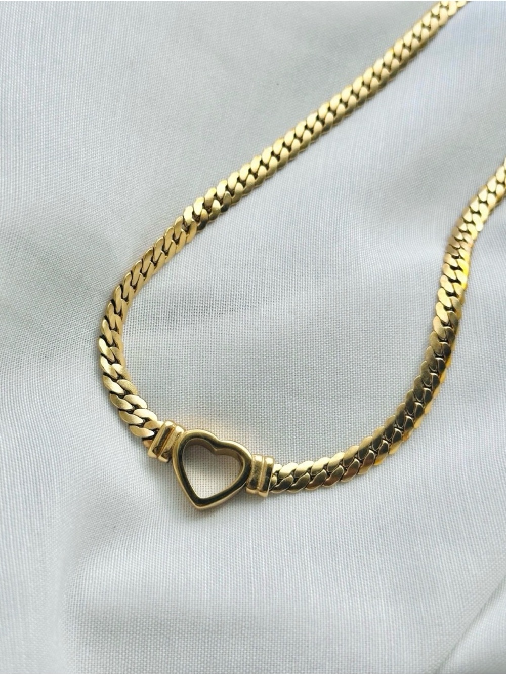 Heart Necklace 18K Gold Plated
Heart Chain Stainless Steel Waterproof - Picture 4 of 4